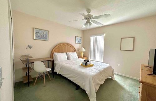 Loughman House | Cozy Davenport Rooms Near Posner Park Shopping & Dining