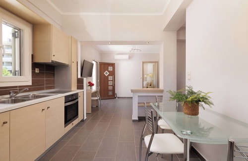 Dassia Apartment | Cozy deluxe apartment a few steps from the beach!