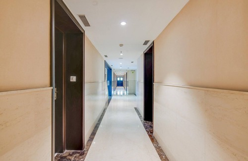 Palasia House | Cozy Deluxe Room at Chappan Market Indore