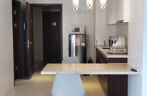 Maribago Condo | Cozy Deluxe Studio Ocean View high floor with balcony in amazing Lapu-Lapu City