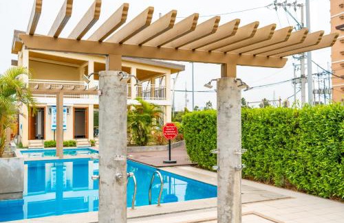 San Dionisio Apartment | Cozy Deluxe Studio Fully Furnished Condo for Rent