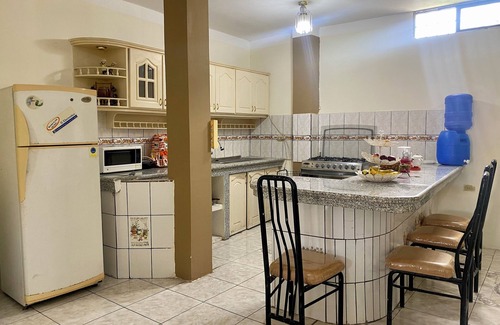 Machala Apartment | Cozy departamento amplio a 3 minuto del centro central