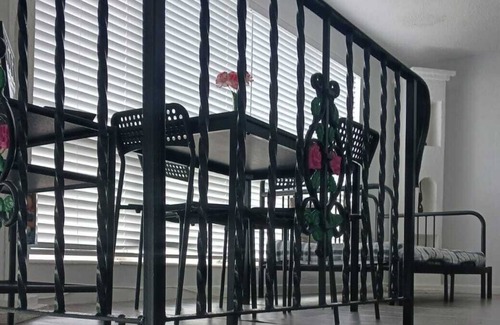 Boulevard Heights Apartment | Cozy Department centrally located in Broward county, cs beach, hard rock,stadium