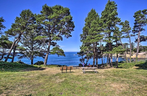Depoe Bay Condo | Cozy Depoe Bay Hideaway, Steps to Scenic View