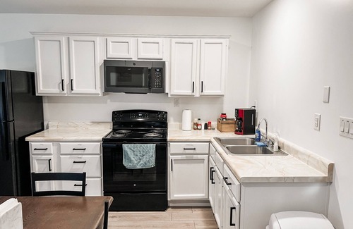 Gilbert House | Cozy Desert Remodeled 2-bedroom Home