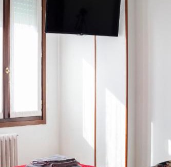 Stadera Apartment | Cozy Design House - 15 Minutes From NAVIGLI-HUMANITAS