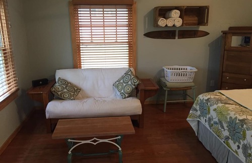 East Boothbay House | Cozy Detached Guest Cottage on Mill Pond
