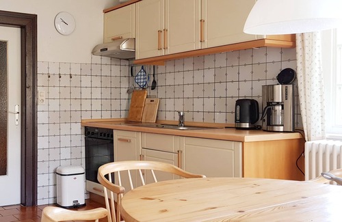 Wiesmoor House | Cozy, detached vacation home with fireplace