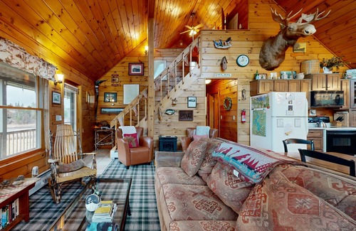 Greenville House | Cozy, dog-friendly waterfront cabin with large yard, porch, dock, & lake views