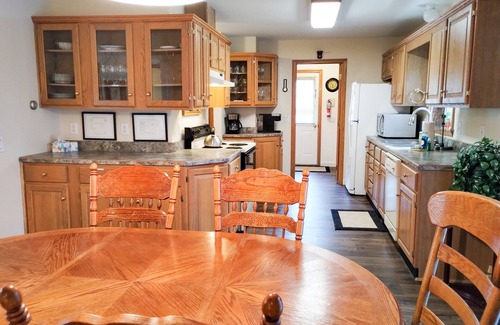 Bar Harbor House | Cozy Dog Friendly House with Deck, Firepit & Fast WiFi in Heart of Bar Harbor