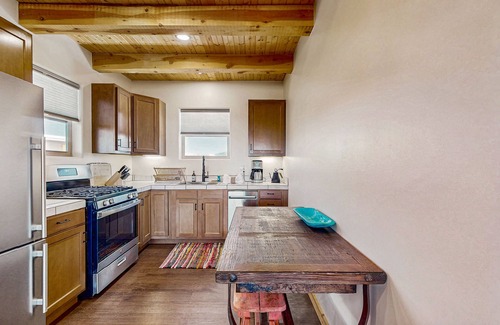 Taos House | Cozy, dog-friendly home on 3 acres, with incredible views, wood stove, WIFI