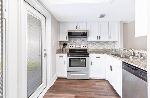 Miramar Beach House | Cozy, dog-friendly home near the beach, golf, restaurants & shopping