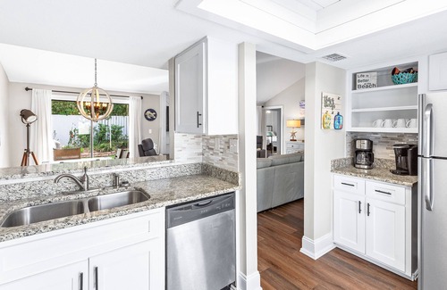 Miramar Beach House | Cozy, dog-friendly home near the beach, golf, restaurants & shopping
