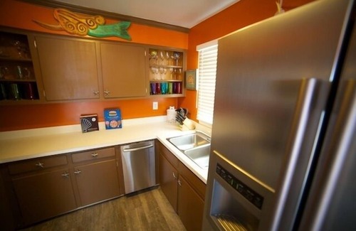 Northeast Virginia Beach Condo | Cozy, Dog-friendly Duplex At The North End Short Walk To The Beach!