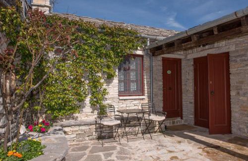 Ano Pedina House | Cozy double room with fireplace