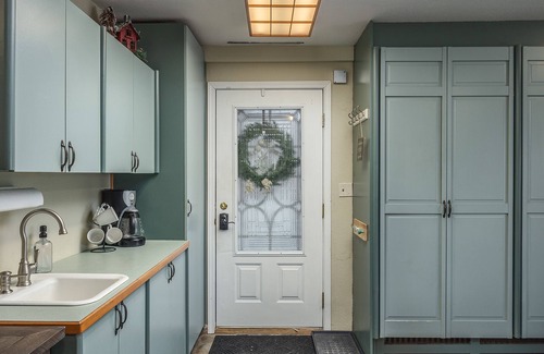 Fairbanks Apartment | Cozy downstairs studio with board games, streaming, and nearby activities
