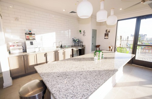 Shockoe Bottom Apartment | Cozy Downtown 1BR, Free Parking!