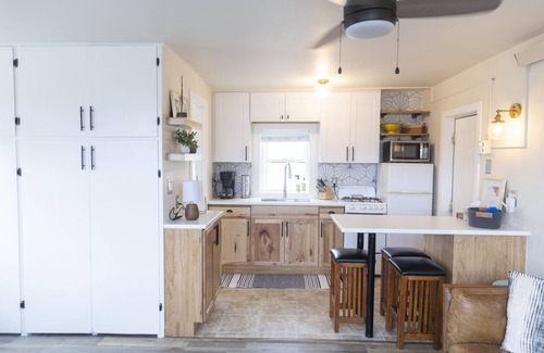 Spearfish Apartment | Cozy Downtown Carriage House