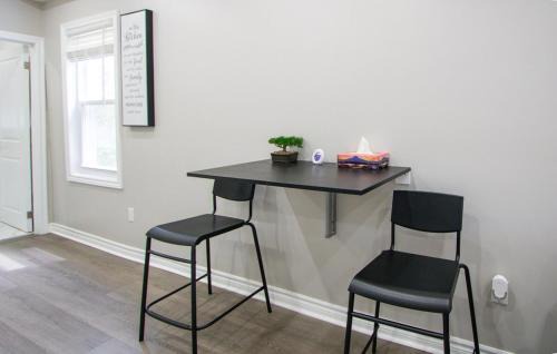 London Apartment | Cozy Downtown London 1BR Gem