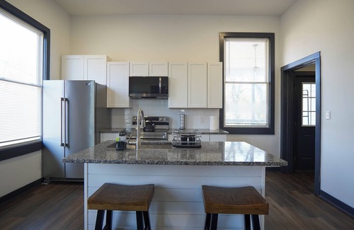 Lynchburg Apartment | "Cozy Downtown LYH Retreat Minutes to Shops & Dining!"