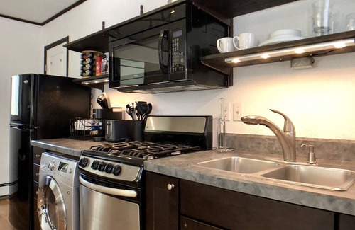 South Addition Apartment | Cozy downtown retreat, walk to Fire Island Bakery! Clean & Quiet!