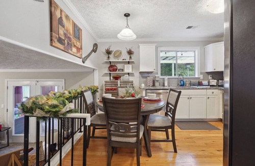 Roswell House | Cozy Downtown Roswell Home