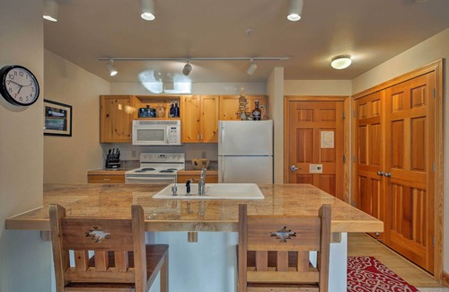 Driggs Condo | Cozy Driggs Condo w/Hot Tub & Ski Shuttle Service
