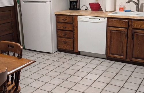 Hutchinson Apartment | Cozy Duplex apartment with AC in Hutchinson - 2 bedrooms available