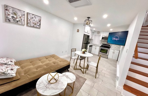 Windsor House | Cozy duplex apartment in South Windsor