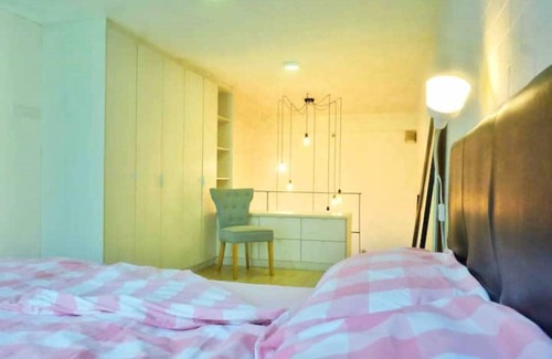 Petaling Jaya Apartment | Cozy duplex facing misty hill