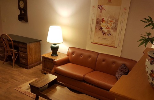 West Des Moines Apartment | Cozy Duplex in a Safe Quiet Residential Neighborhood