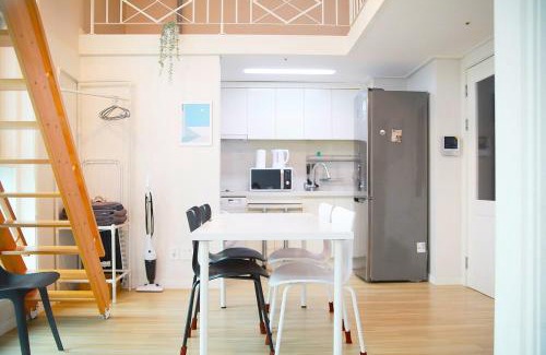 Samseong-dong Apartment | Cozy Duplex near COEX 5-min Subway