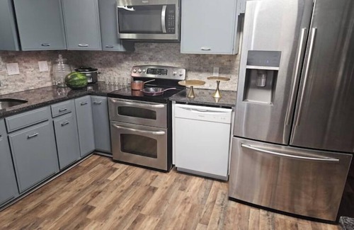 Fort Mill Condo | Cozy Duplex with Fire Pit Near Restaurants & Shops in Fort Mill. Pets Welcome.