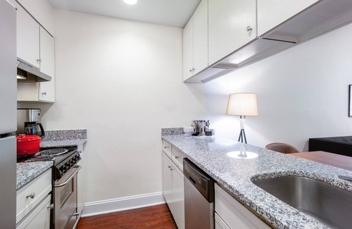 Dupont Circle Apartment | Cozy Dupont Circle 1BR w/W/D near metro & Johns Hopkins by Blueground