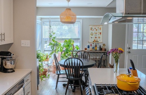 Austin House | Cozy East Austin Home, 15minutes to Downtown and the Lake