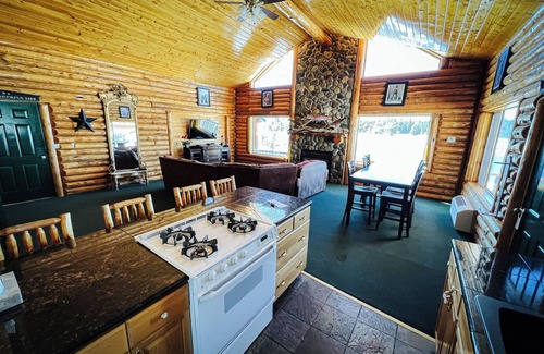 Last Chance House | Cozy Edgewater Cabin Retreat With Stunning River View!