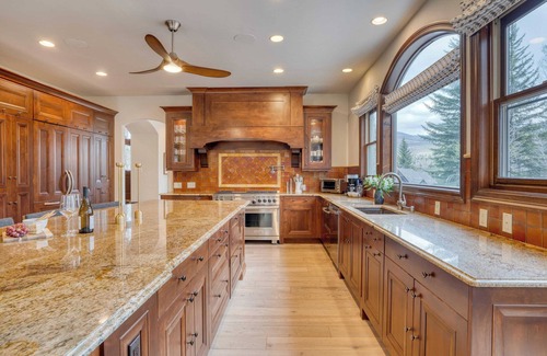 Edwards Cottage | Cozy Edwards Retreat w/Fireplace, Near Ski Resort Osprey Nest by Avantstay