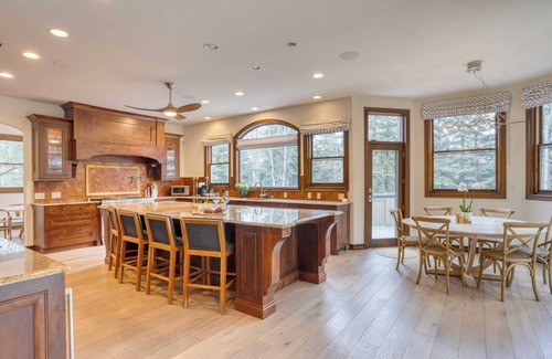 Edwards Cottage | Cozy Edwards Retreat w/Fireplace, Near Ski Resort Osprey Nest by Avantstay