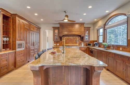 Edwards Cottage | Cozy Edwards Retreat w/Fireplace, Near Ski Resort Osprey Nest by Avantstay