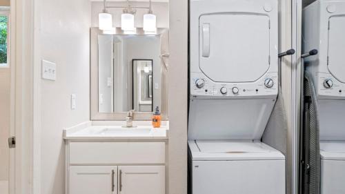 Allandale Apartment | Cozy Efficiency Studios Close to Downtown and Domain