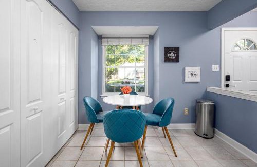 Taylor's Pond House | Cozy End Unit Townhouse 1 Mile from Downtown Cary