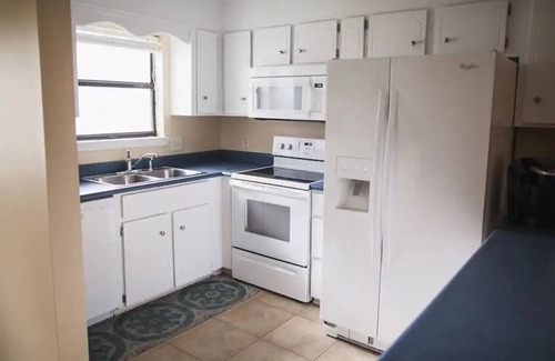 Saint Simons Island Condo | Cozy, End-Unit Condo -Pool!nn