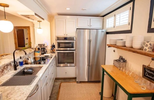 Cannonborough Elliotborough Apartment | Cozy English Basement Apartment w/Private Patio
