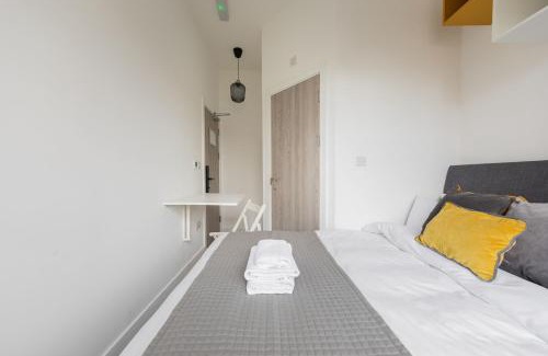 St. George's Apartment | Cozy Ensuite Bedroom for Two near Tufnell Park