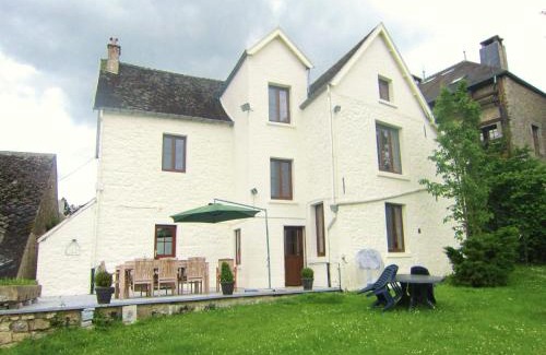 Doische House | Cozy Escape in Namur Region, cleaning included