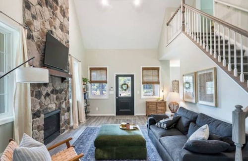 Front Royal Cottage | Cozy Escape @ the Shenandoah Cottage