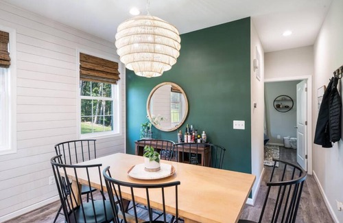Front Royal House | Cozy Escape @ the Shenandoah Cottage