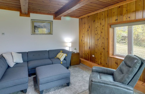 Fairbanks Cabin | Cozy Fairbanks Cabin ~ 11 Mi to Downtown!