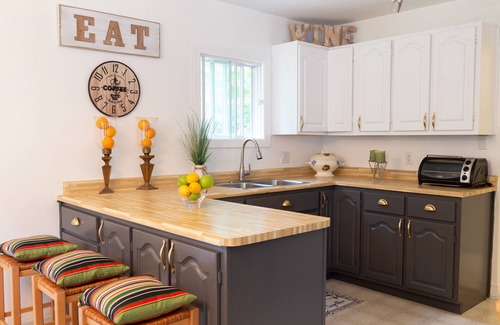 Hastings Highlands Cottage | Cozy Family Cottage, Sleeps up to 10 Persons & Fully Equipped
