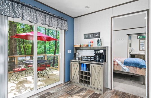 Sparta House | Cozy Family-Friendly Cabin w/Fast Wi-Fi - Near Trails & Waterfalls - Sleeps 5